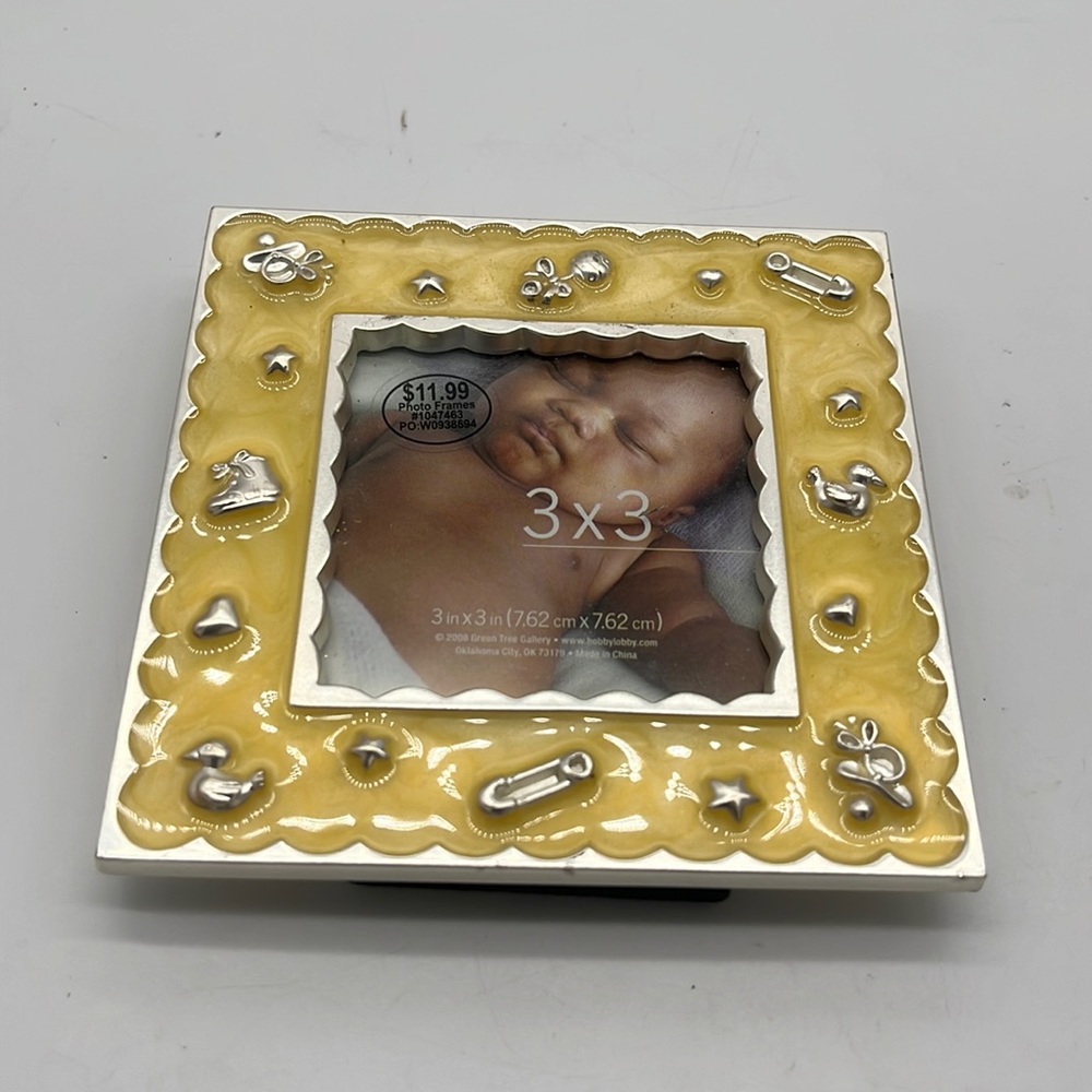Green tree gallery enamel picture frame